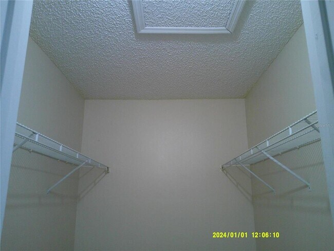 Building Photo - 818 Vermont Woods Ln