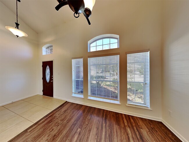 Building Photo - 2303 Cantabria Ln