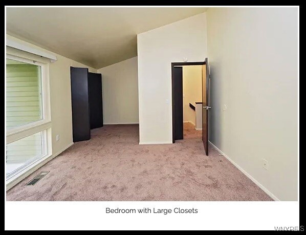 Building Photo - 849 Robin Rd