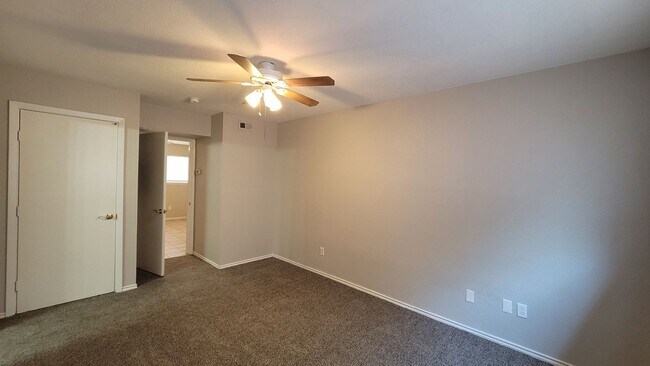 Building Photo - Balcones Heights 1 Bedroom Apartment Available Now