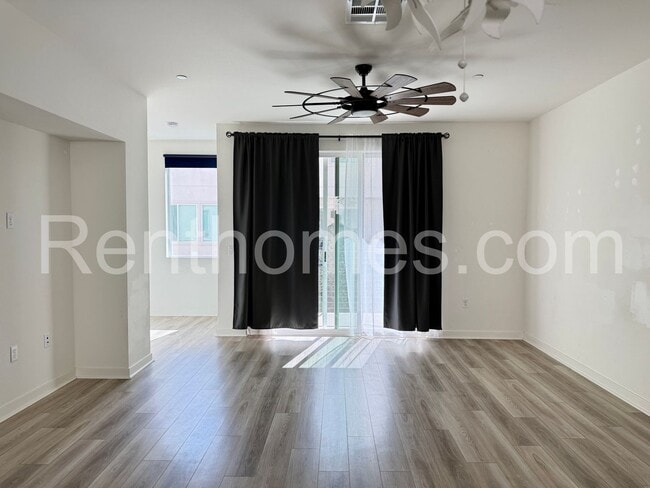 Building Photo - Otay Mesa, 5841 Seacliff Pl #95, LVP Flooring, Quartz Counters, 8 Solar Panels, AC, 2 Car Garage.
