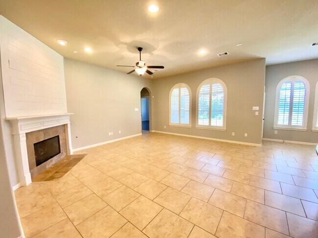 Building Photo - 24823 Dutton Point Dr
