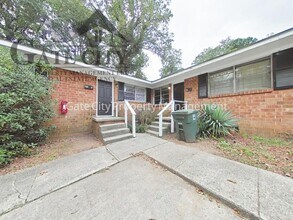Building Photo - 2021 Maywood St