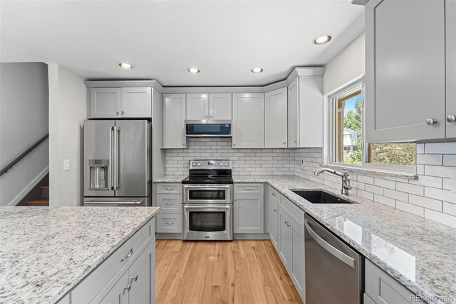 Building Photo - 5585 Escondido Dr