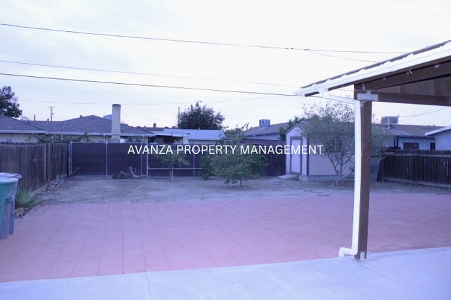 Building Photo - 1 Yr Lease