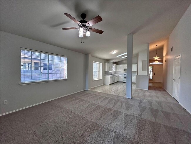 Building Photo - 716 Leann Ln