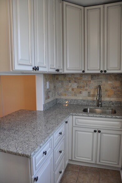 Kitchen - 6330 Frederick Rd