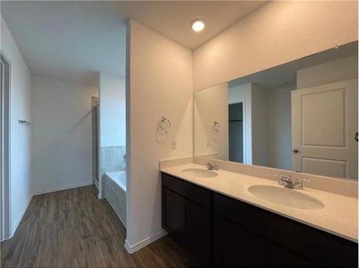 Building Photo - 110 Mountain Maple St