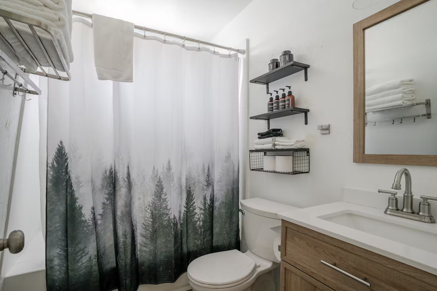 Building Photo - 336 Spruce Ln