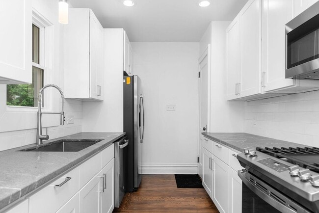 Building Photo - 5119 Blaesi St