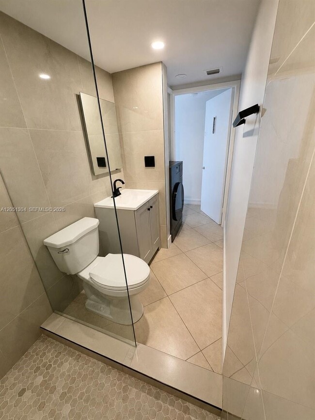 Building Photo - 20505 E Country Club Dr