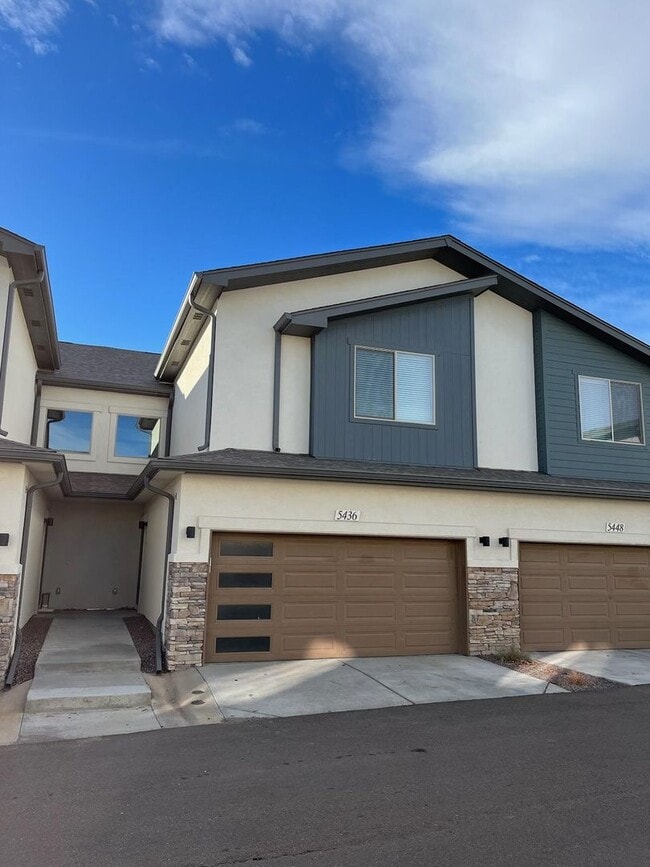 Building Photo - Beautiful 3 Bedroom Home for Rent on Carve...