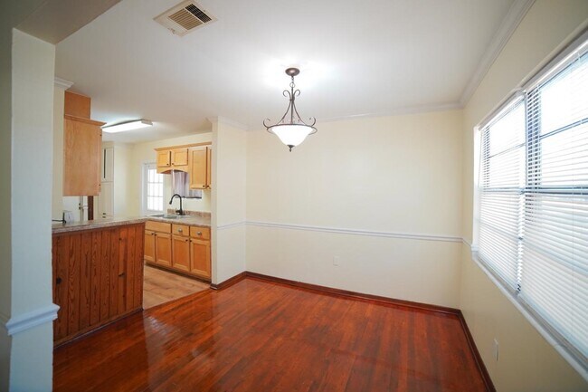 Building Photo - 231 Gaile Ave