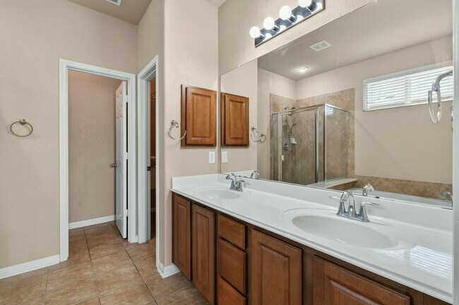 Building Photo - 7230 Willow Rain