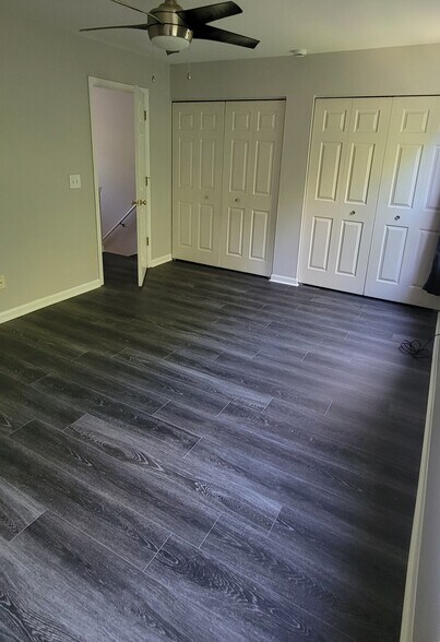 Building Photo - 4053 Oak Tree Ln