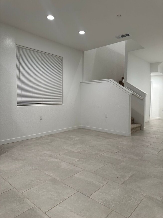 Building Photo - Welcome To This Charming Two-Story Home Ne...