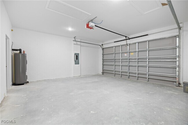Building Photo - 1136 Ichabod Ave