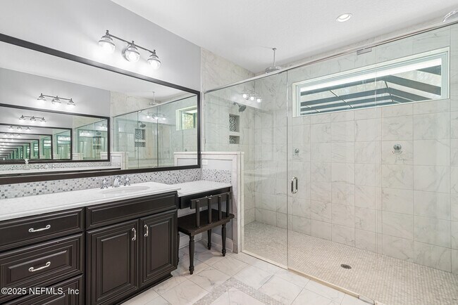 Building Photo - 217 Bonita Vista Dr