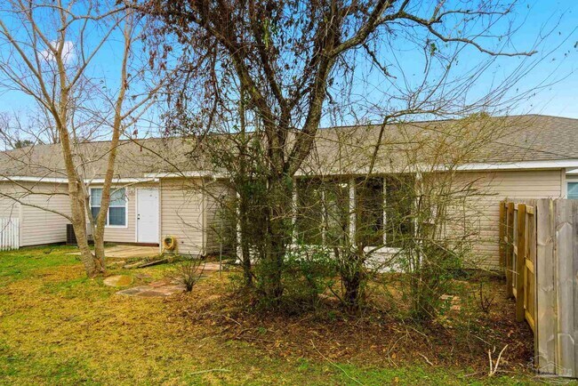 Building Photo - 2527 Trailwood Dr