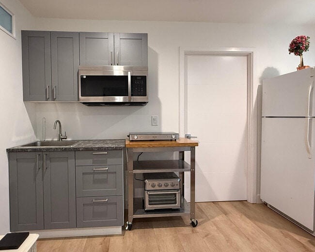 Building Photo - 22540 Itasca St