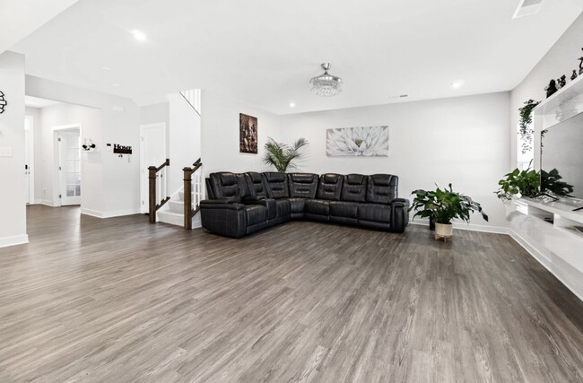 Building Photo - 16043 Cambria Cove Blvd
