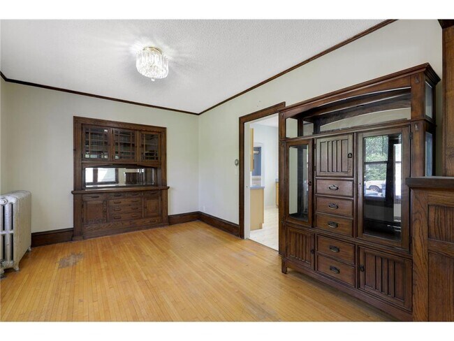 Building Photo - 3217 4th St SE