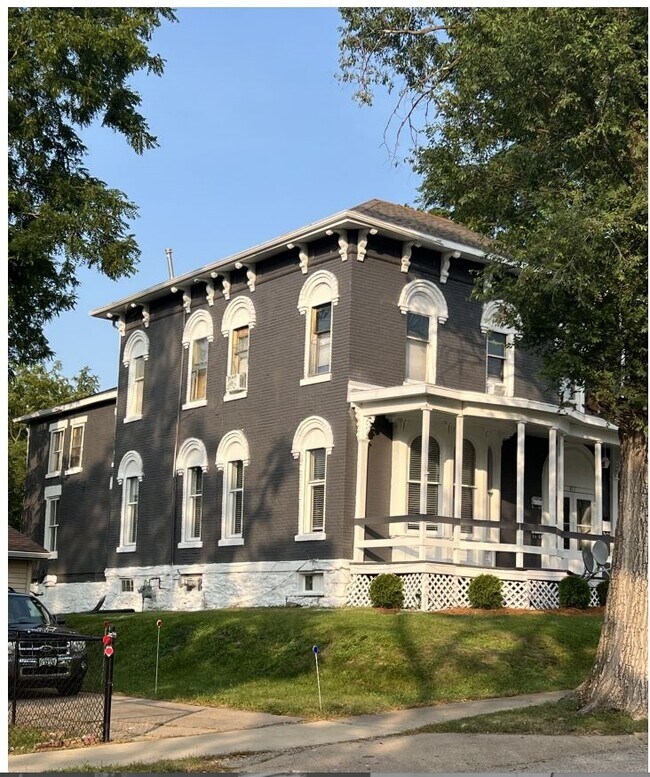 Building Photo - 417 High St