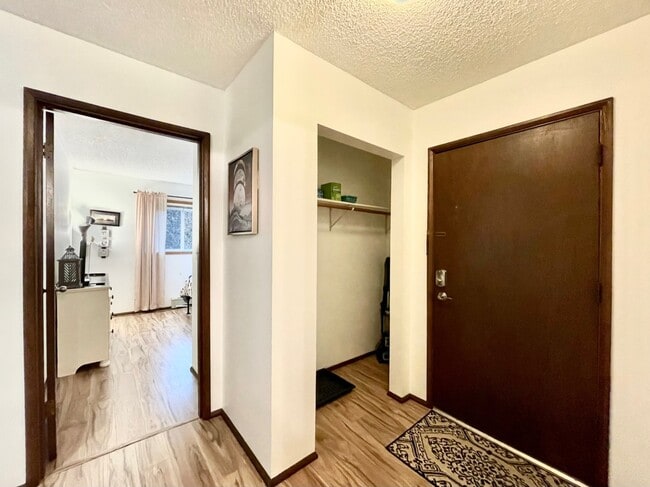 Building Photo - 1220 Glacier Ave