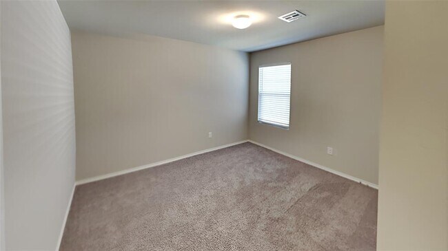 Building Photo - 9920 Rattlesnake Ln