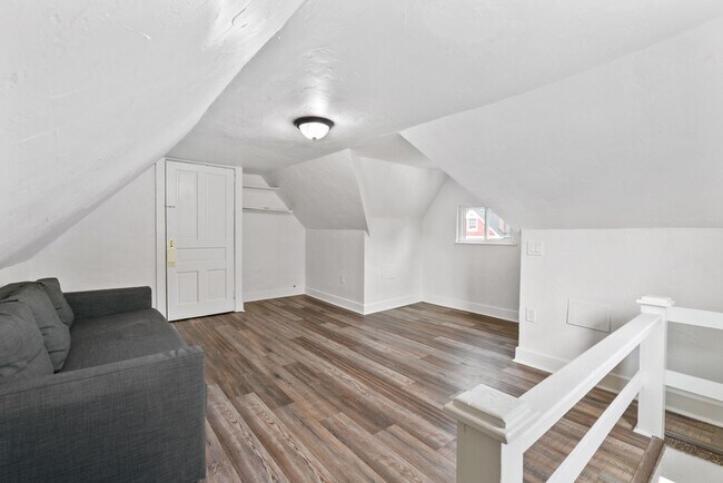 Building Photo - 721 Boggs Ave