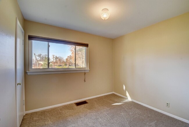 Building Photo - 4840 S Pearl St