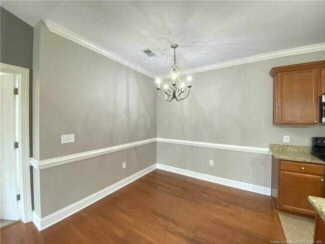 Building Photo - 411 Gallery Dr