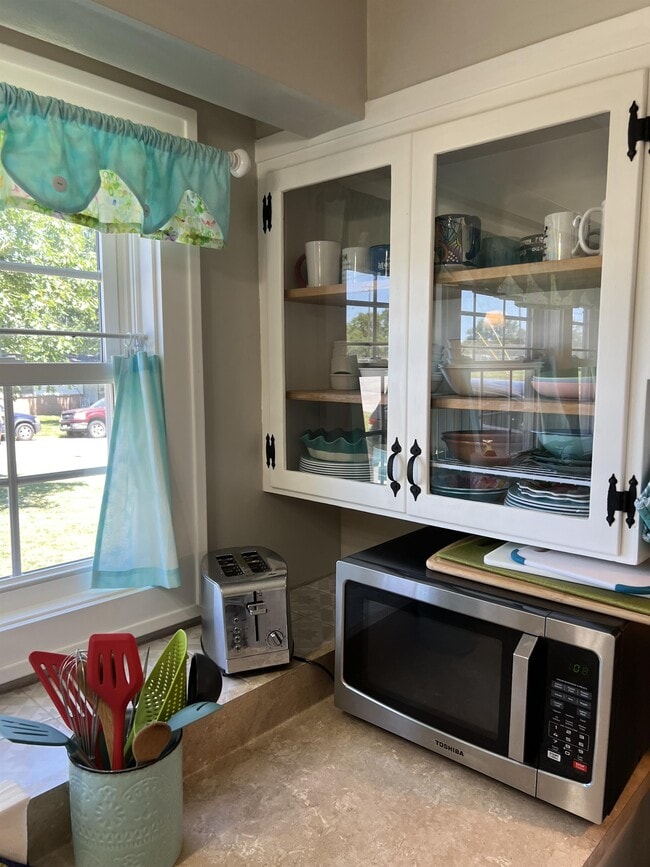 Building Photo - 601 E McKissock St