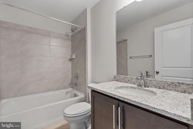 Building Photo - 5225 Manor Park Dr