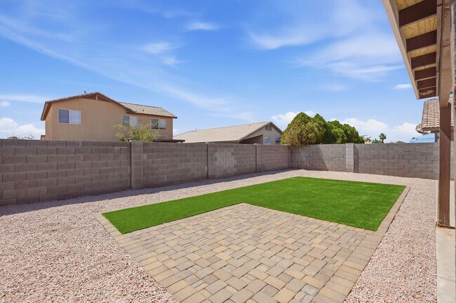Building Photo - 3 Bedroom Home in Bridlewood!