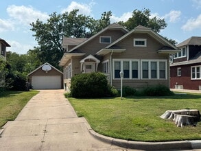 Building Photo - Charming 3-bedroom, 2-bathroom Bungalow st...