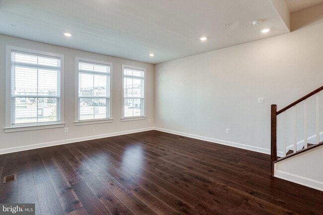 Building Photo - 43469 Grandmoore St