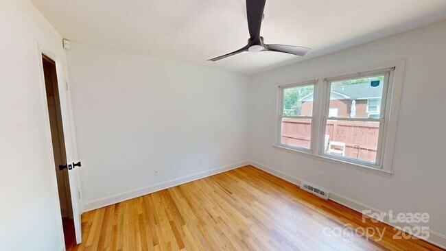 Building Photo - 1510 Woodhill Ln