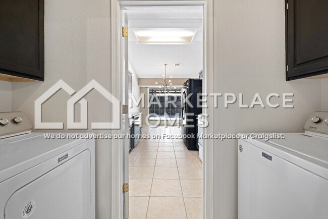 Building Photo - 4455 Chaparral Ln