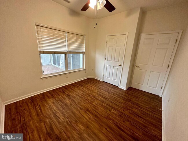 Building Photo - 3902 Fullerton Ct