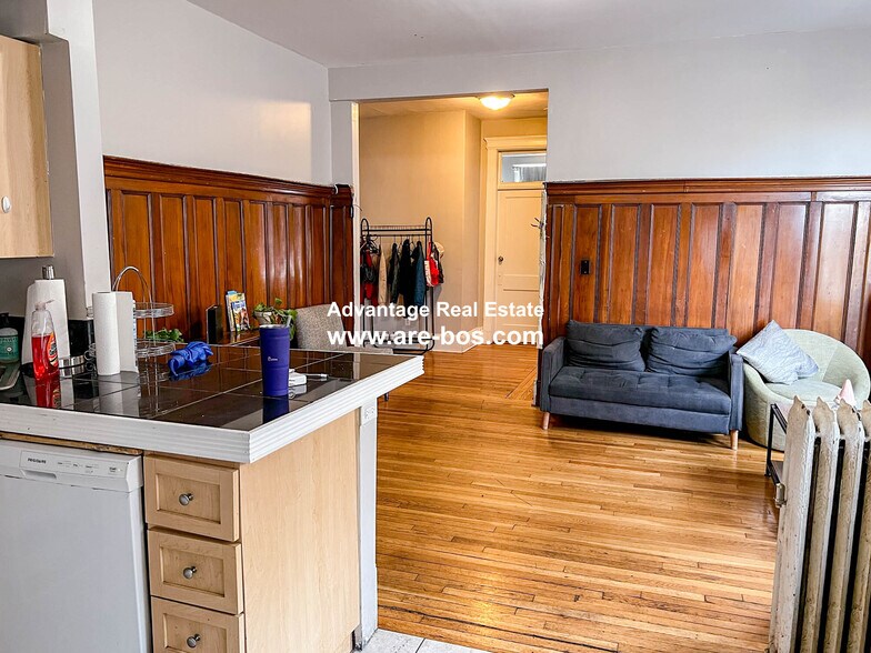 apt 24 - 1066 Commonwealth Ave