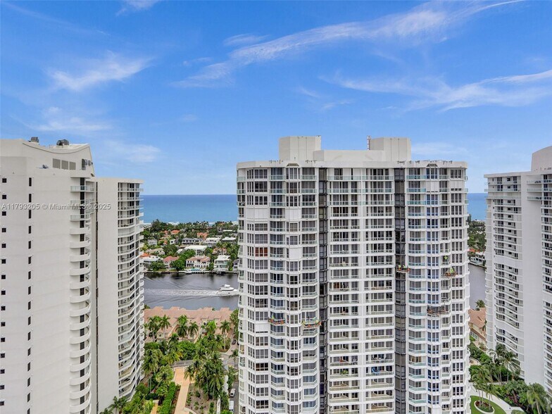 Building Photo - 21205 Yacht Club Dr