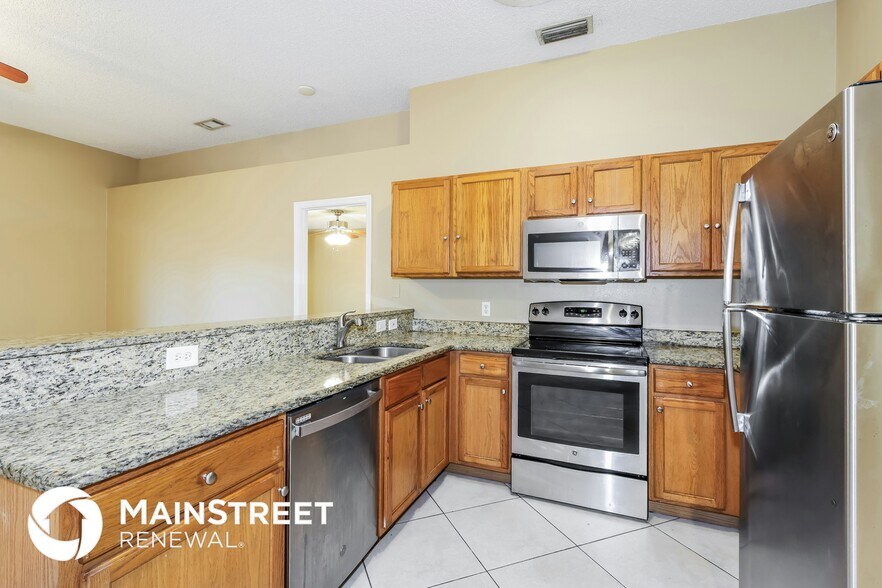 Building Photo - 821 Honeysuckle Dr