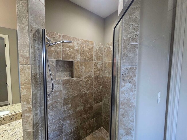 Building Photo - 8949 Poplar Pike
