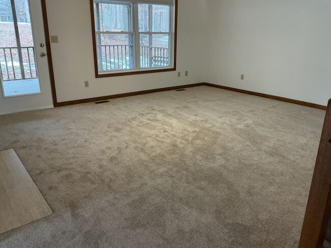 Building Photo - Welcome home!  Sought after Lake of the Woods!