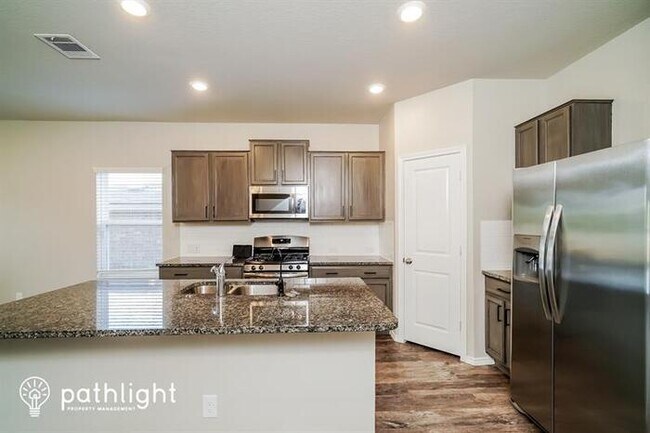 Building Photo - 5133 Blue Ivy, Bulverde, TX, 78163