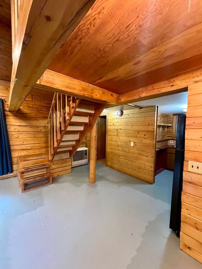 Building Photo - Cozy 1-Bedroom Cabin off Chena Hot Springs...