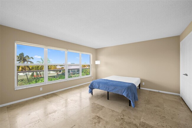 Building Photo - 3900 Galt Ocean Dr