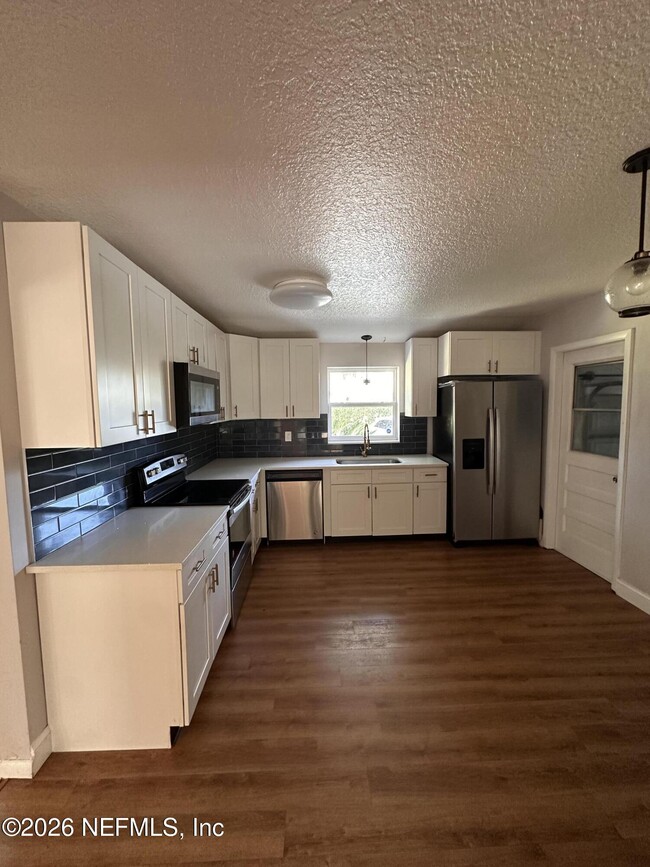 Building Photo - 6117 Clifton Ave