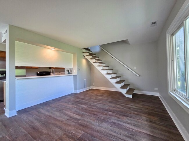 Building Photo - 1672 Cornell Dr